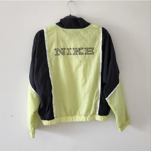 Nike Jacket Sportswear Windbreaker Full Zip Jacket Limelight Green Black XS - Picture 8 of 10